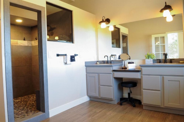 Royal Gorge Cabins image 12