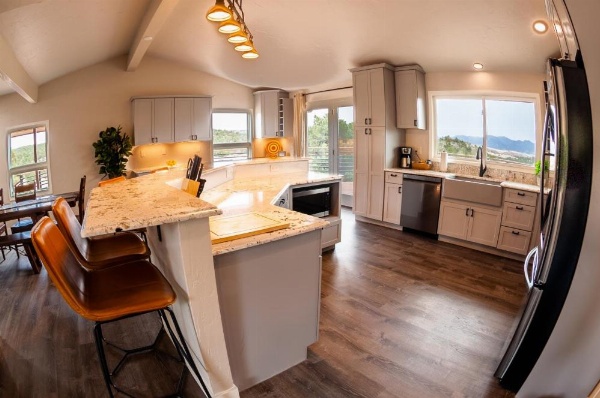 Royal Gorge Cabins image 17